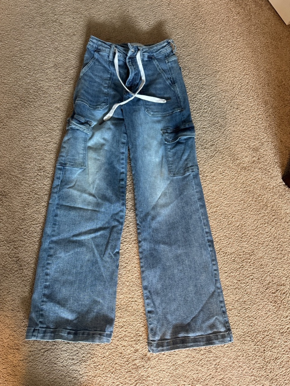 Wide-Leg Cargo Jeans with Drawstring Waist in Medium Blue